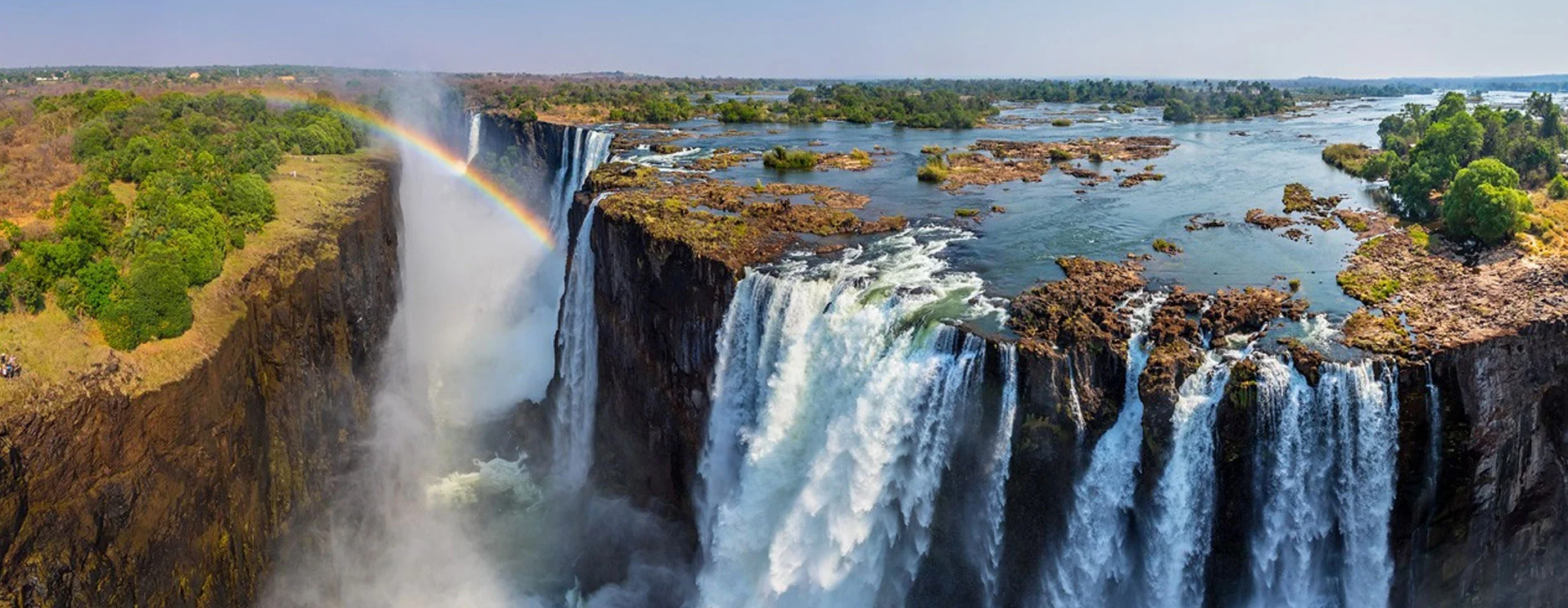 a picture of victoria falls