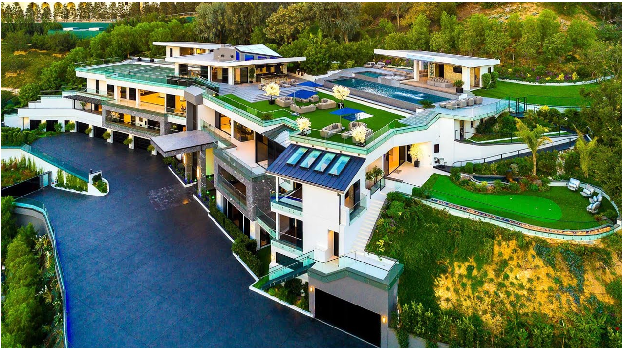 a picture of a beach house in malibu, ca